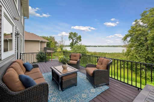 2444 Woods Drive, Victoria, MN 55386