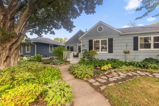1586 Grotto Street N, Saint Paul, MN 55117
