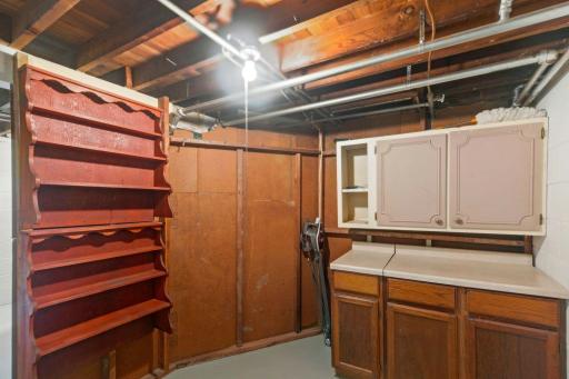 1586 Grotto Street N, Saint Paul, MN 55117
