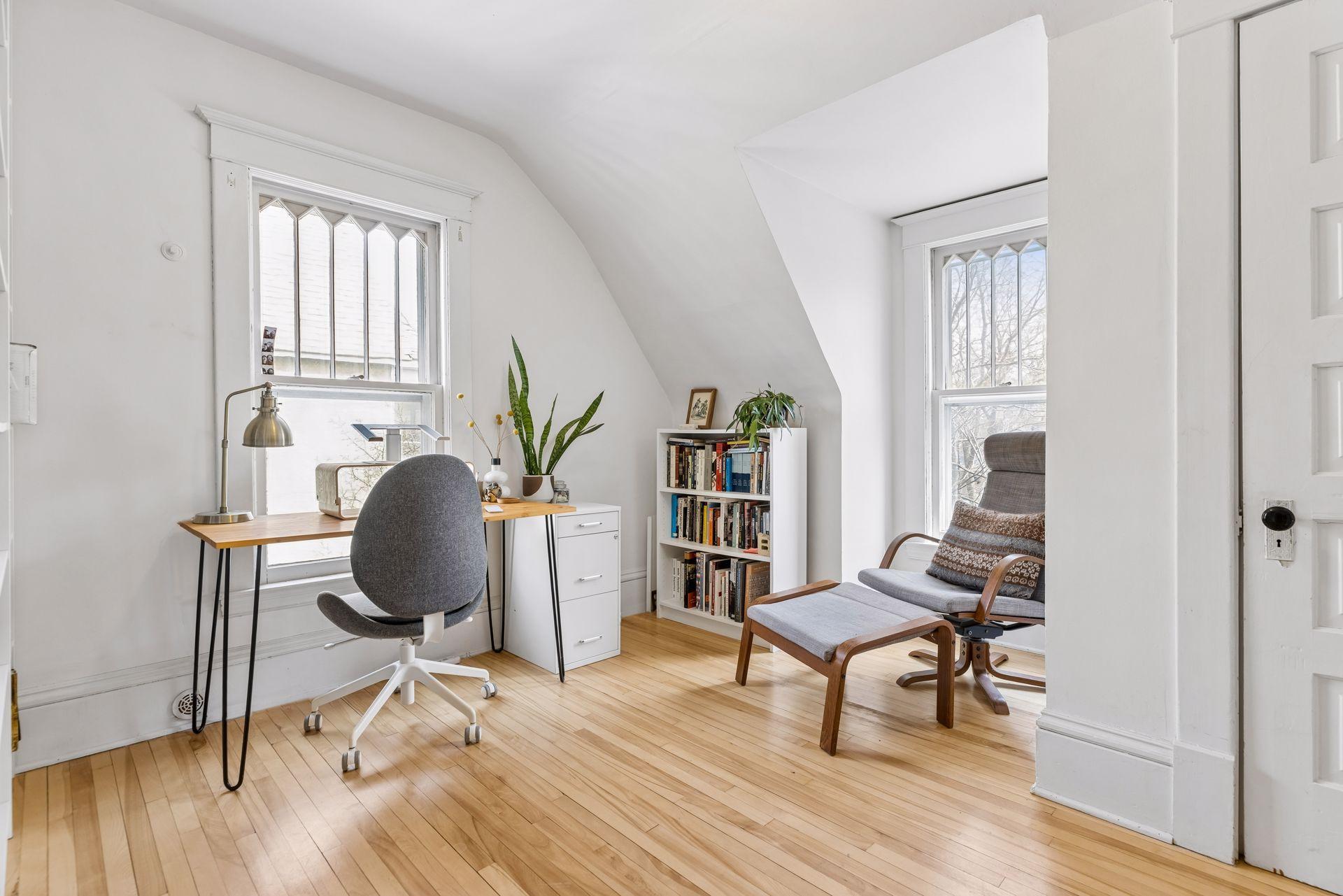 Bedroom 2 - Upper Level