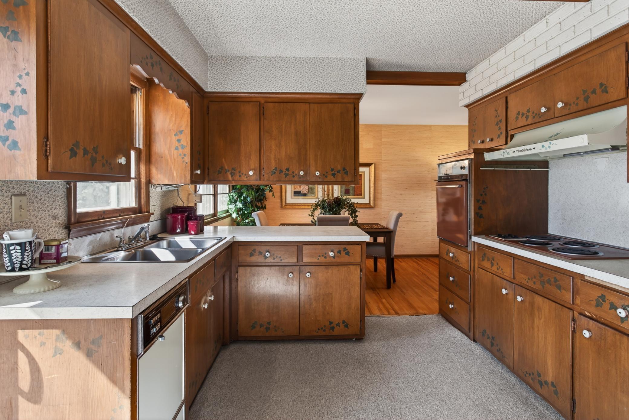 Main level: kitchen