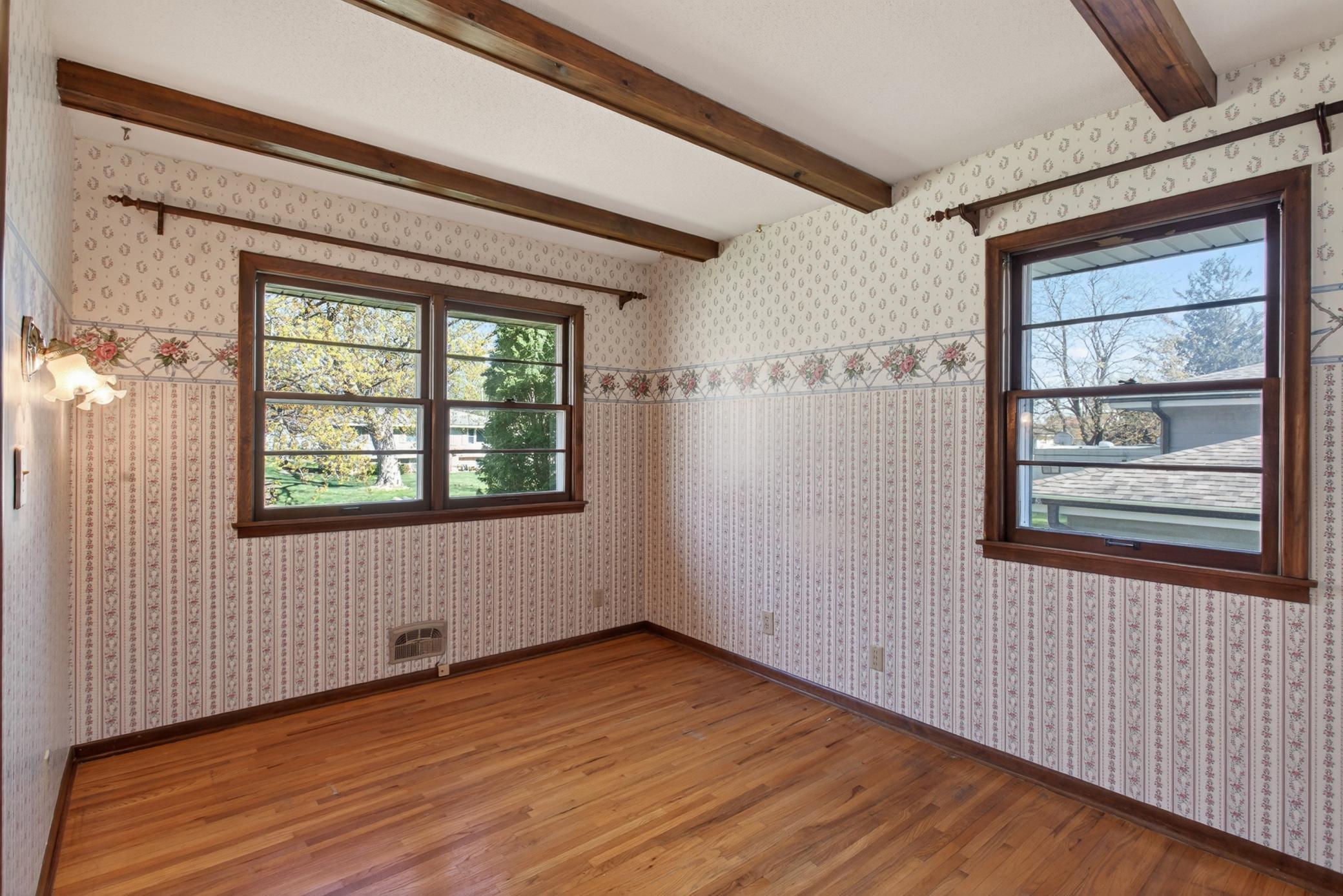 Upper level: bedroom 2