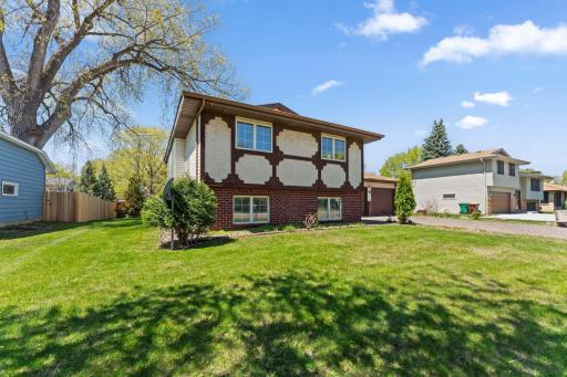 1889 Hamline Avenue N, Saint Paul, MN 55113