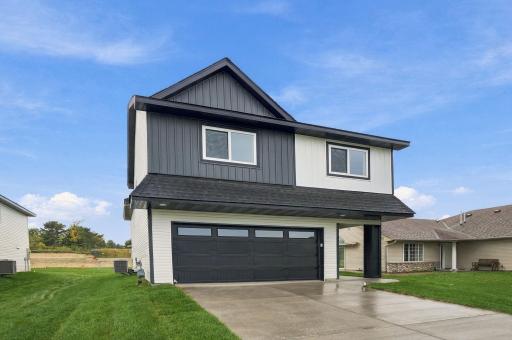 3-web-or-mls-413_Bluebird_St_Mora_MN_55051_00645.jpg