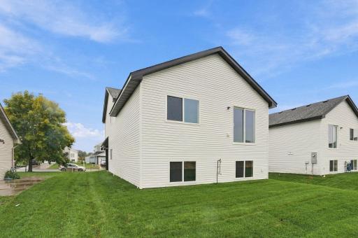 6-web-or-mls-413_Bluebird_St_Mora_MN_55051_00615.jpg