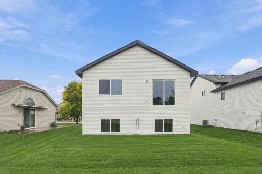 7-web-or-mls-413_Bluebird_St_Mora_MN_55051_00625.jpg