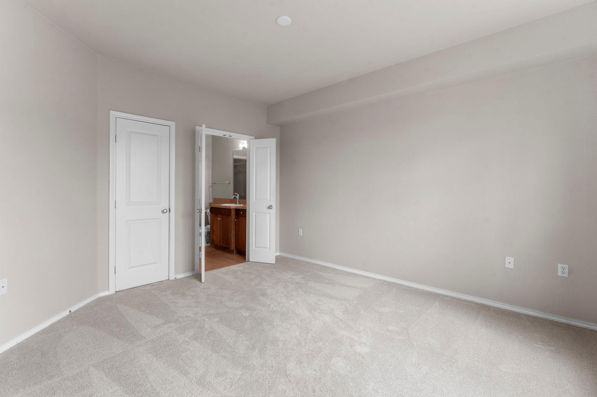 21-web-or-mls-13560 Technology Dr 1115-158.jpg