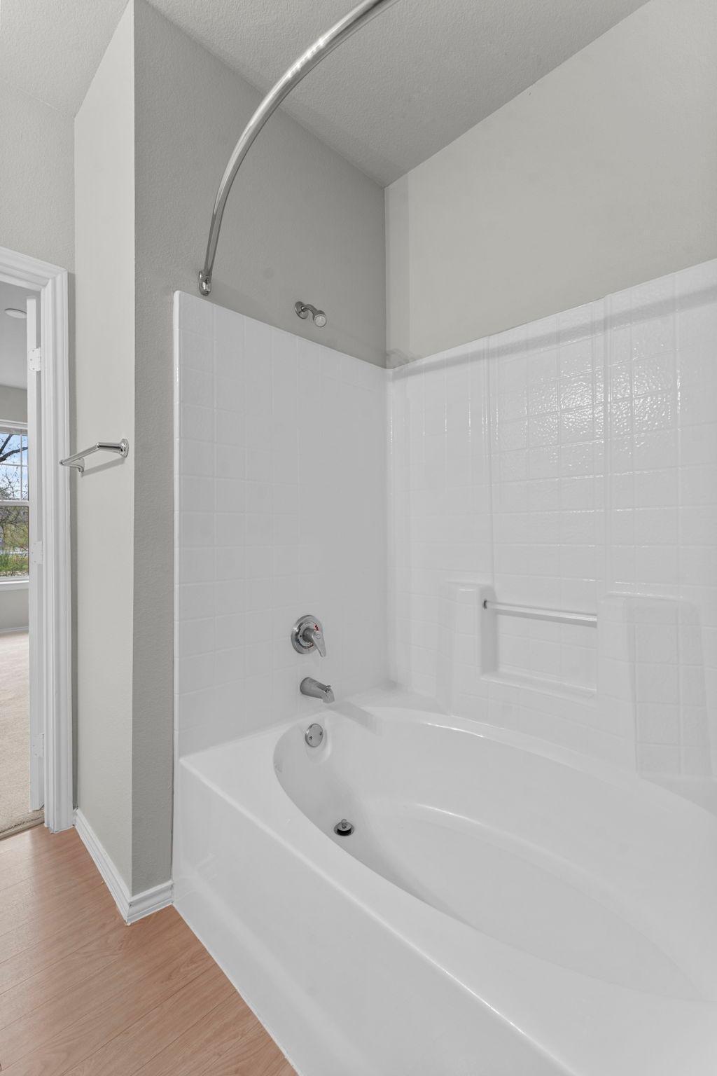 25-web-or-mls-13560 Technology Dr 1115-178.jpg