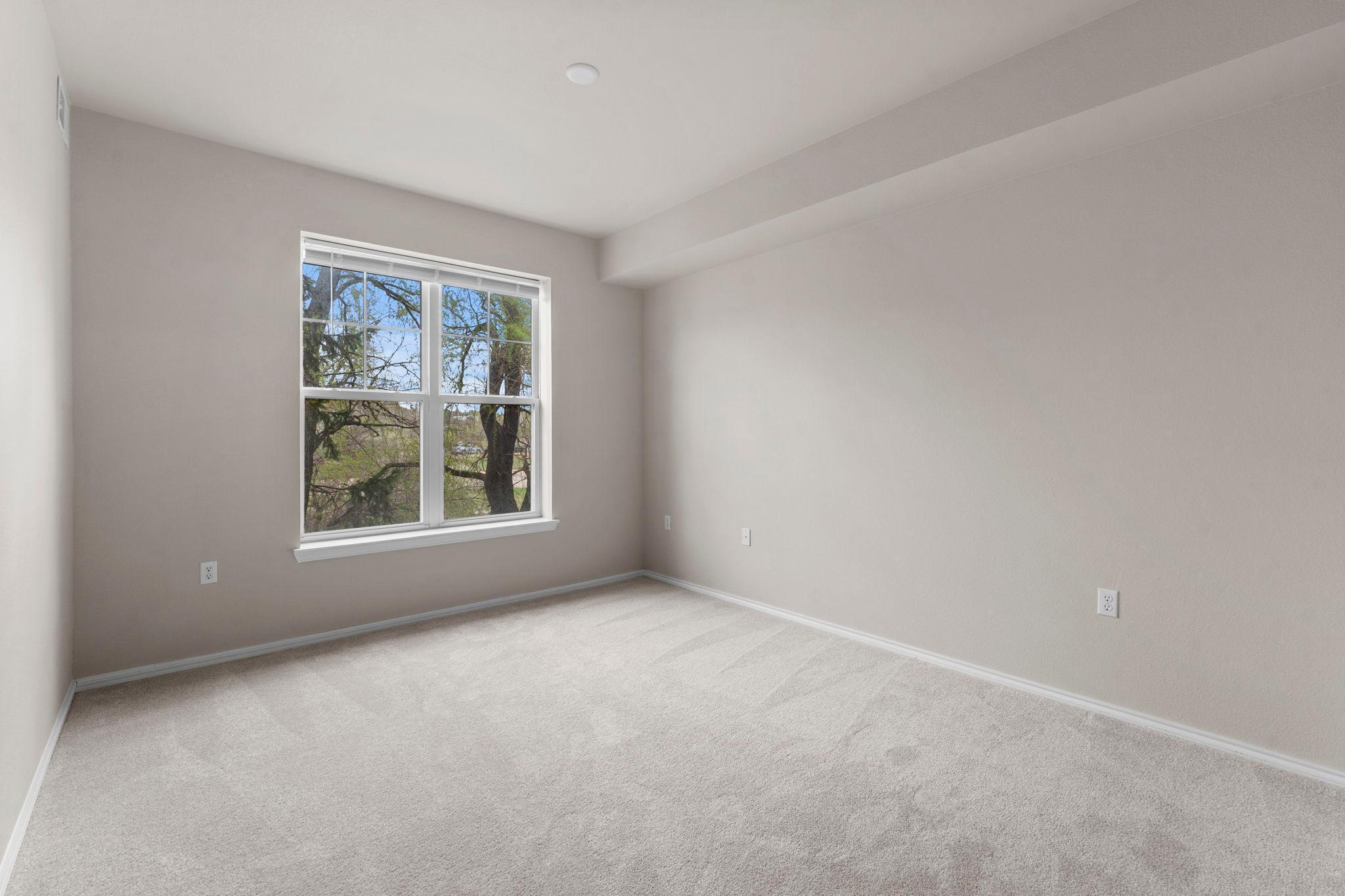 27-web-or-mls-13560 Technology Dr 1115-148.jpg