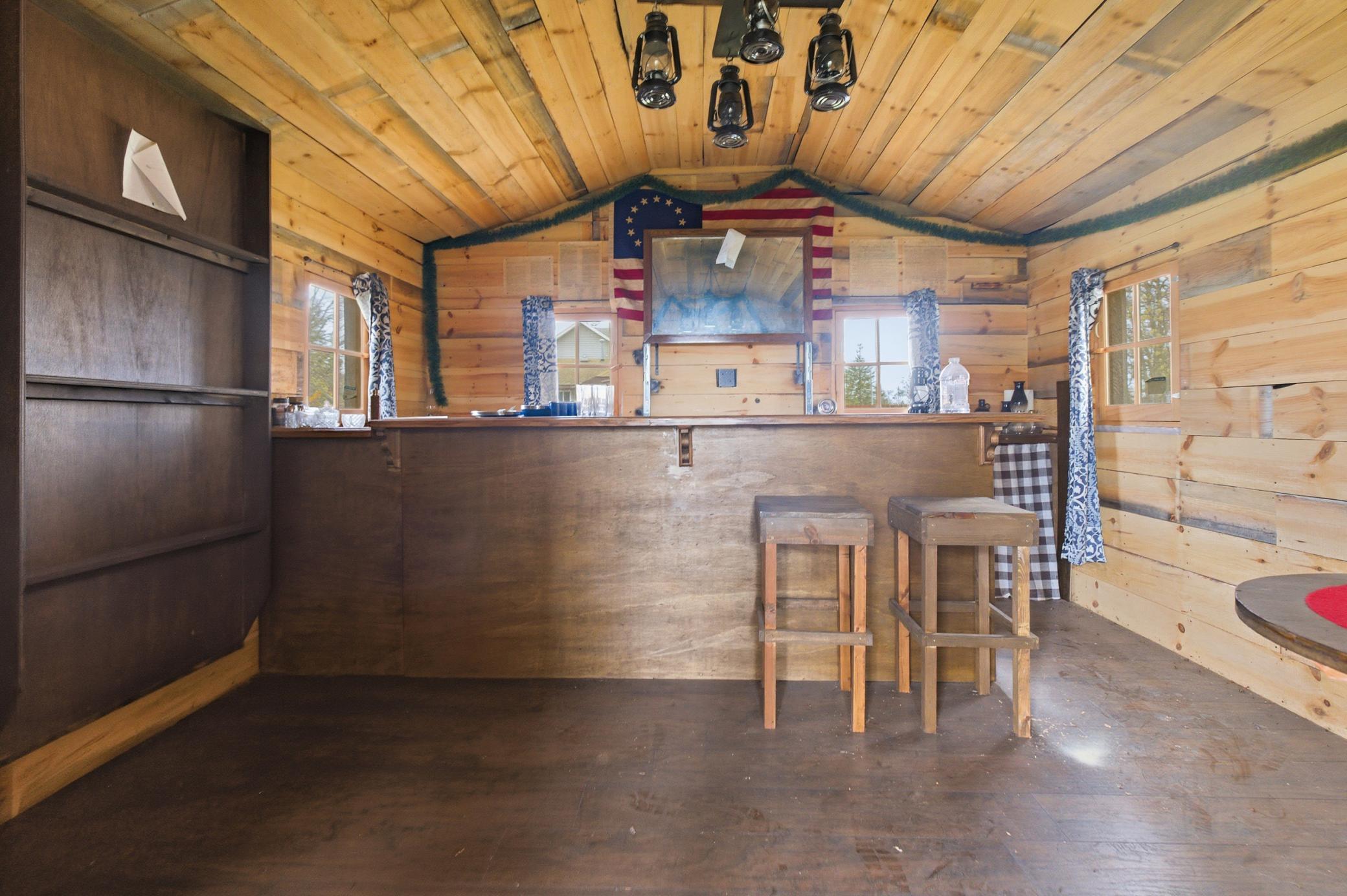 Bunk house/Bar entertaining space
