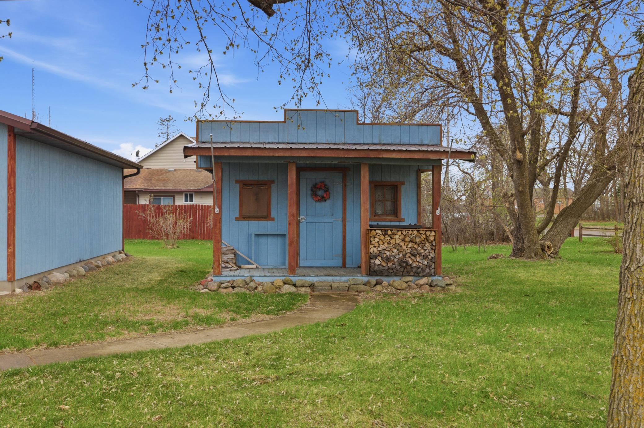 Bunk house/Bar