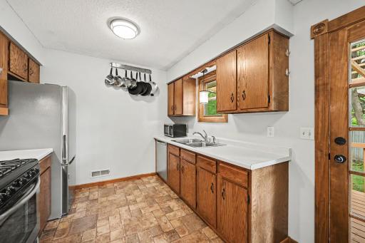 4932 Hanover Road, Mound, MN 55364