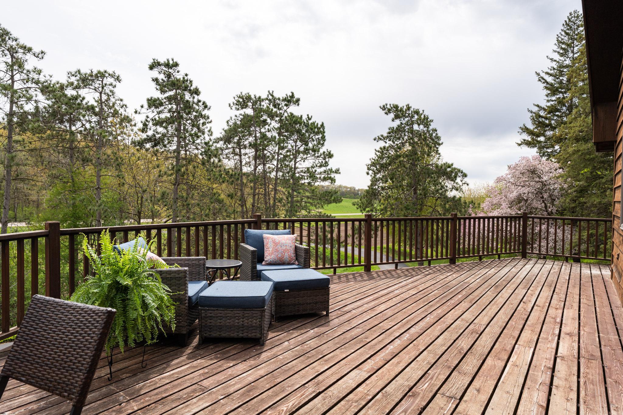 Bring the outdoor furniture! Pleanty of room.