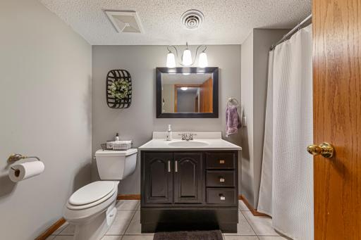 1435 Springwood Lane, Faribault, MN 55021