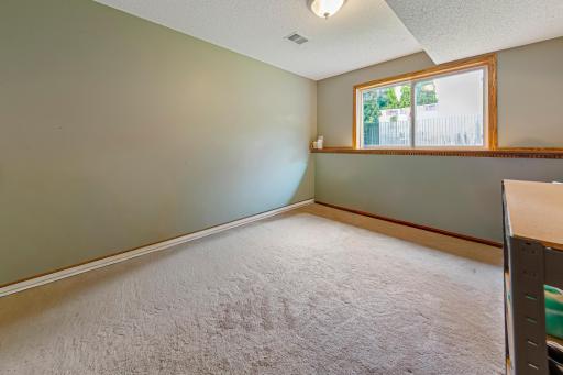 1435 Springwood Lane, Faribault, MN 55021