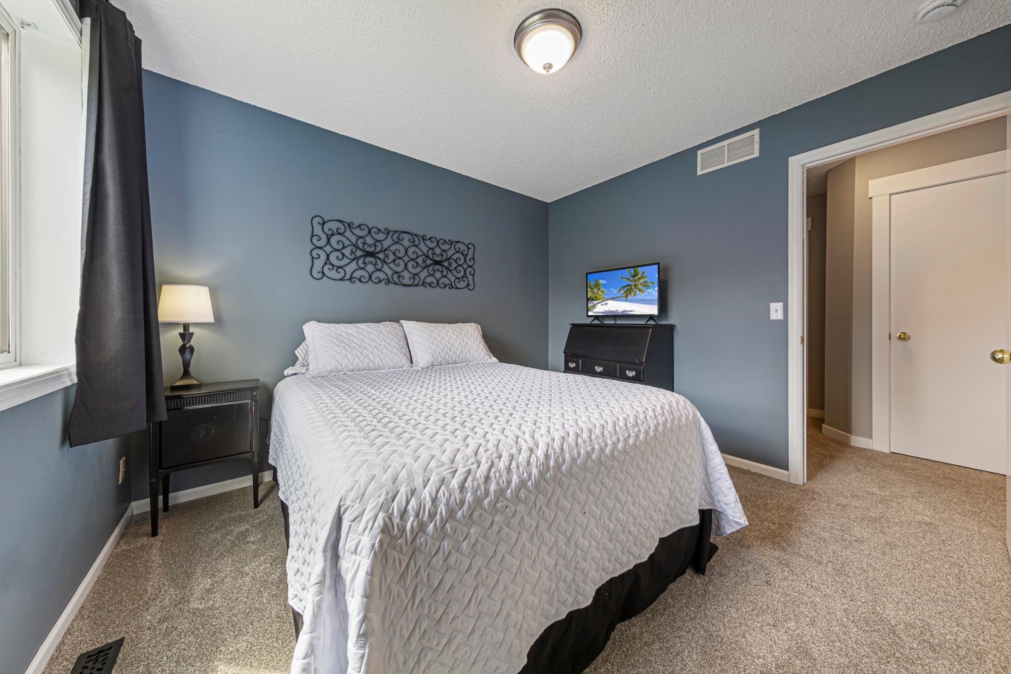 27 bedroom 1.jpg