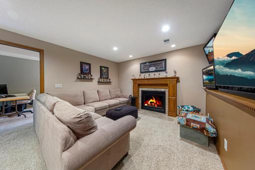 1435 Springwood Lane, Faribault, MN 55021