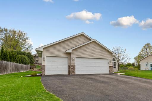 1435 Springwood Lane, Faribault, MN 55021