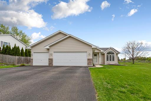 1435 Springwood Lane, Faribault, MN 55021