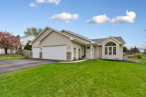 1435 Springwood Lane, Faribault, MN 55021