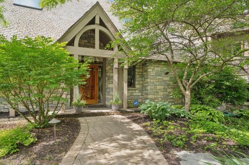 10420 Bluff Circle, Chaska, MN 55318
