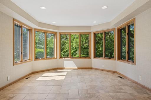 10420 Bluff Circle, Chaska, MN 55318