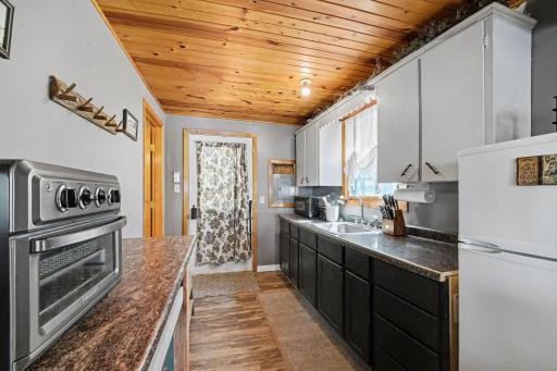 1362 Scenic Hideaway Lane NE, Elysian, MN 56028