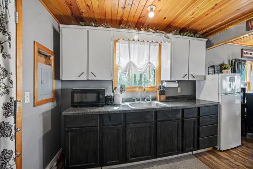 1362 Scenic Hideaway Lane NE, Elysian, MN 56028