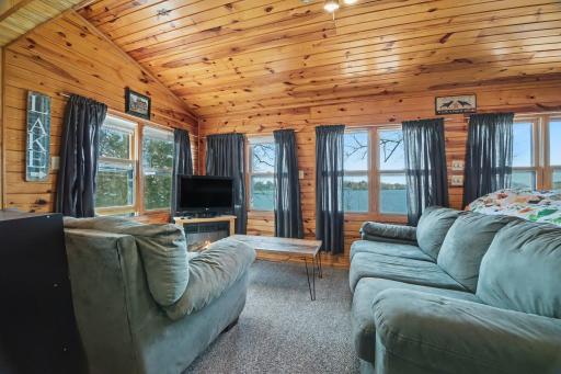 1362 Scenic Hideaway Lane NE, Elysian, MN 56028