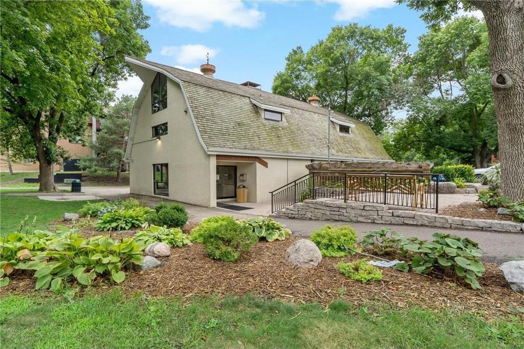Welcoming Barn can be reserved for private gatherings and events (additional costs). Throughout the year, The Preserve Association hosts a variety events.
