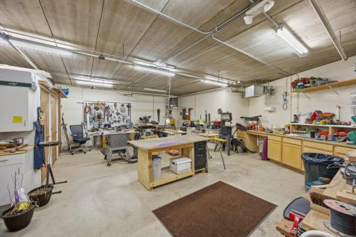 Like working on projects? The woodshop may be your favorite spot to work on your latest creation! Lots of tools and a great area to work right in the parking garage.