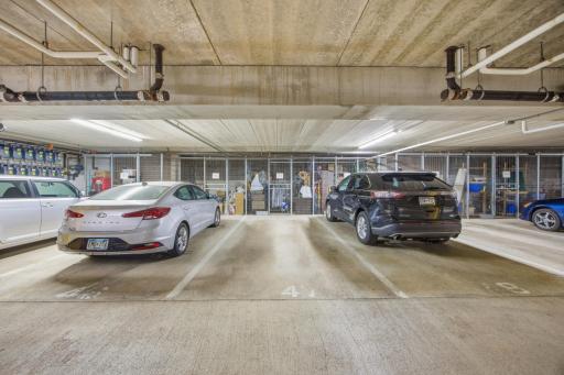The condo includes a dedicated parking spot as well as a storage spot for all your extras. No need to shovel your driveway to get your car in and out this winter! Your car will love staying warm and dry in this garage!