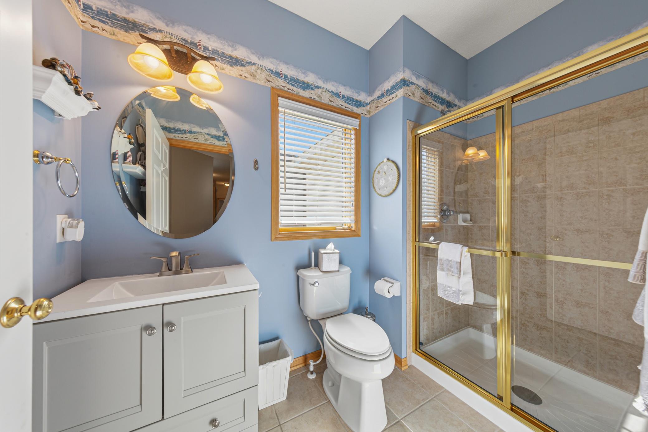 Main level 3/4 bathroom