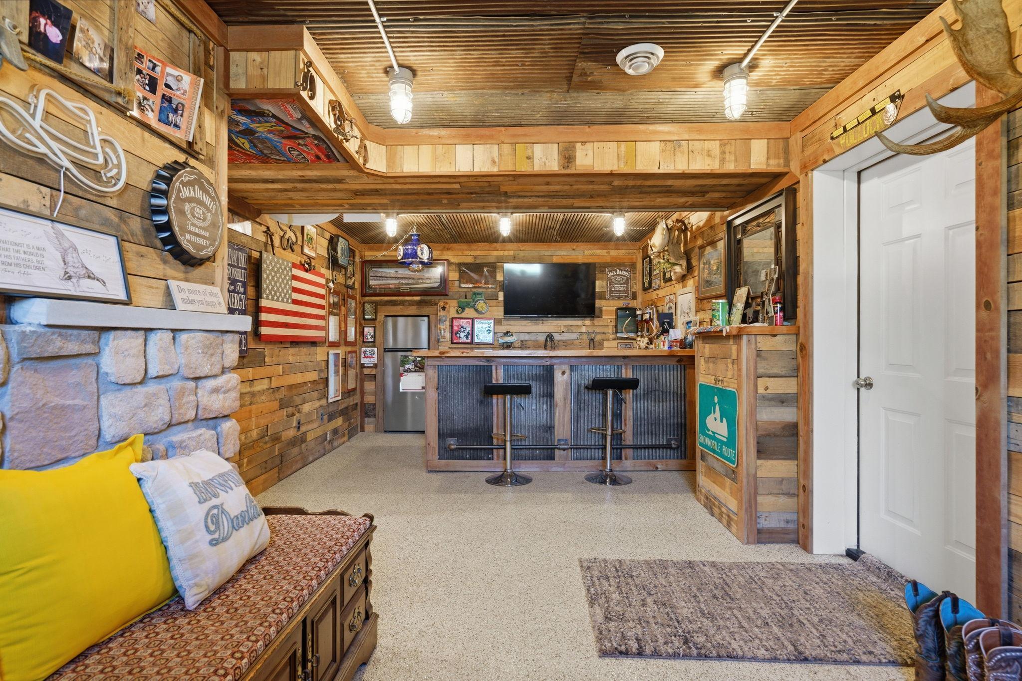 Man cave/Entry