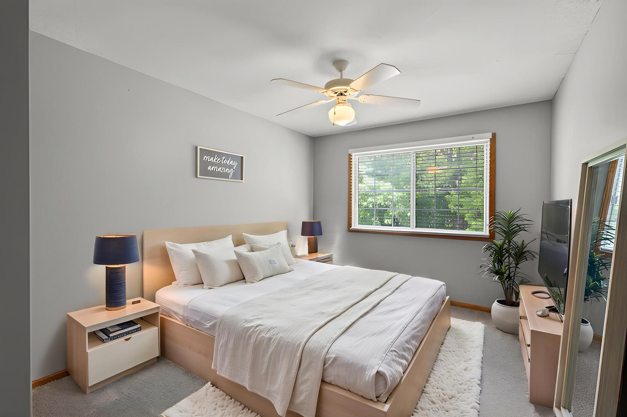 Upstairs large bedroom with large walk-in closet.