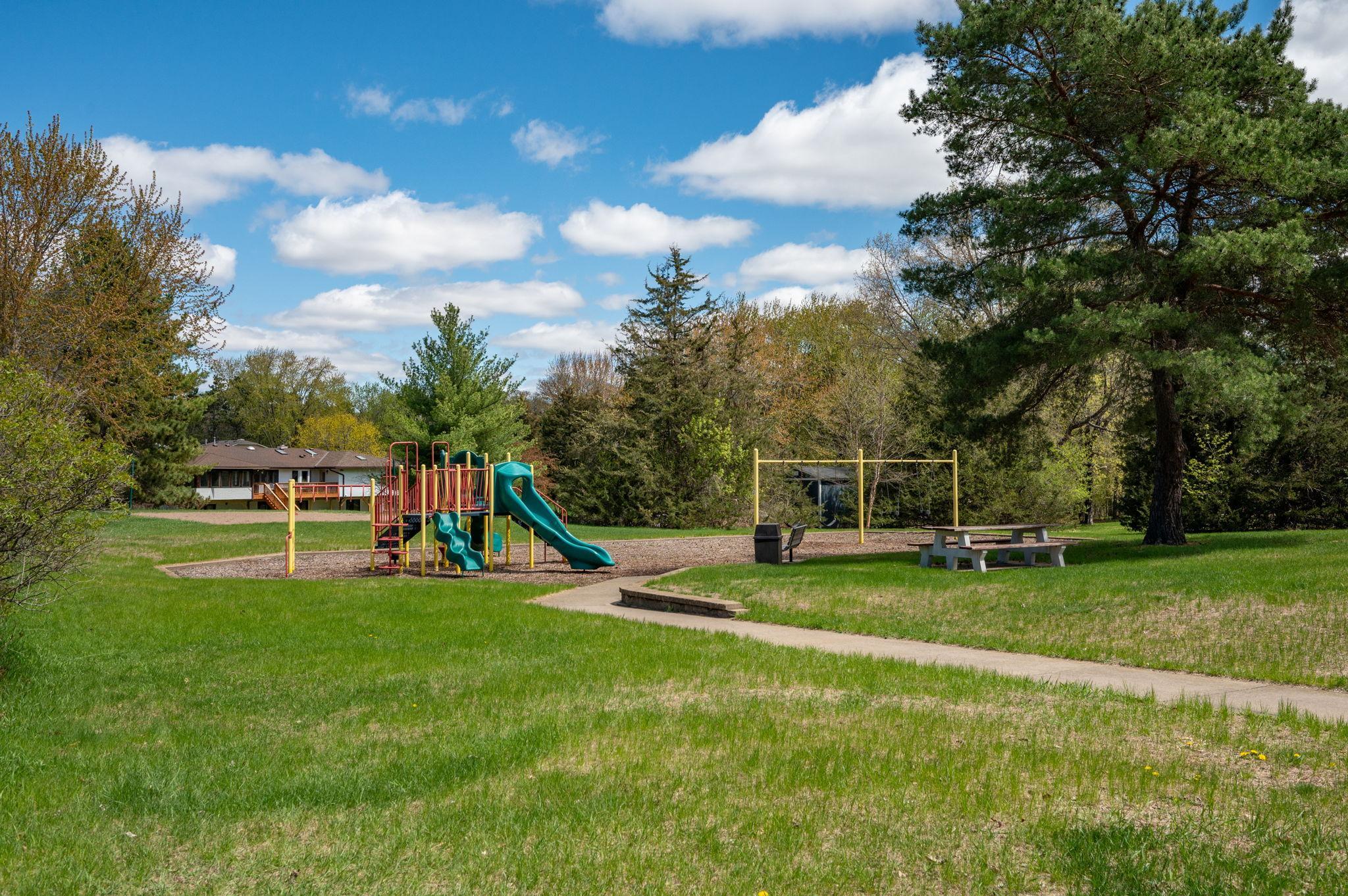 41-web-or-mls-4560-148th-ave-nw.jpg