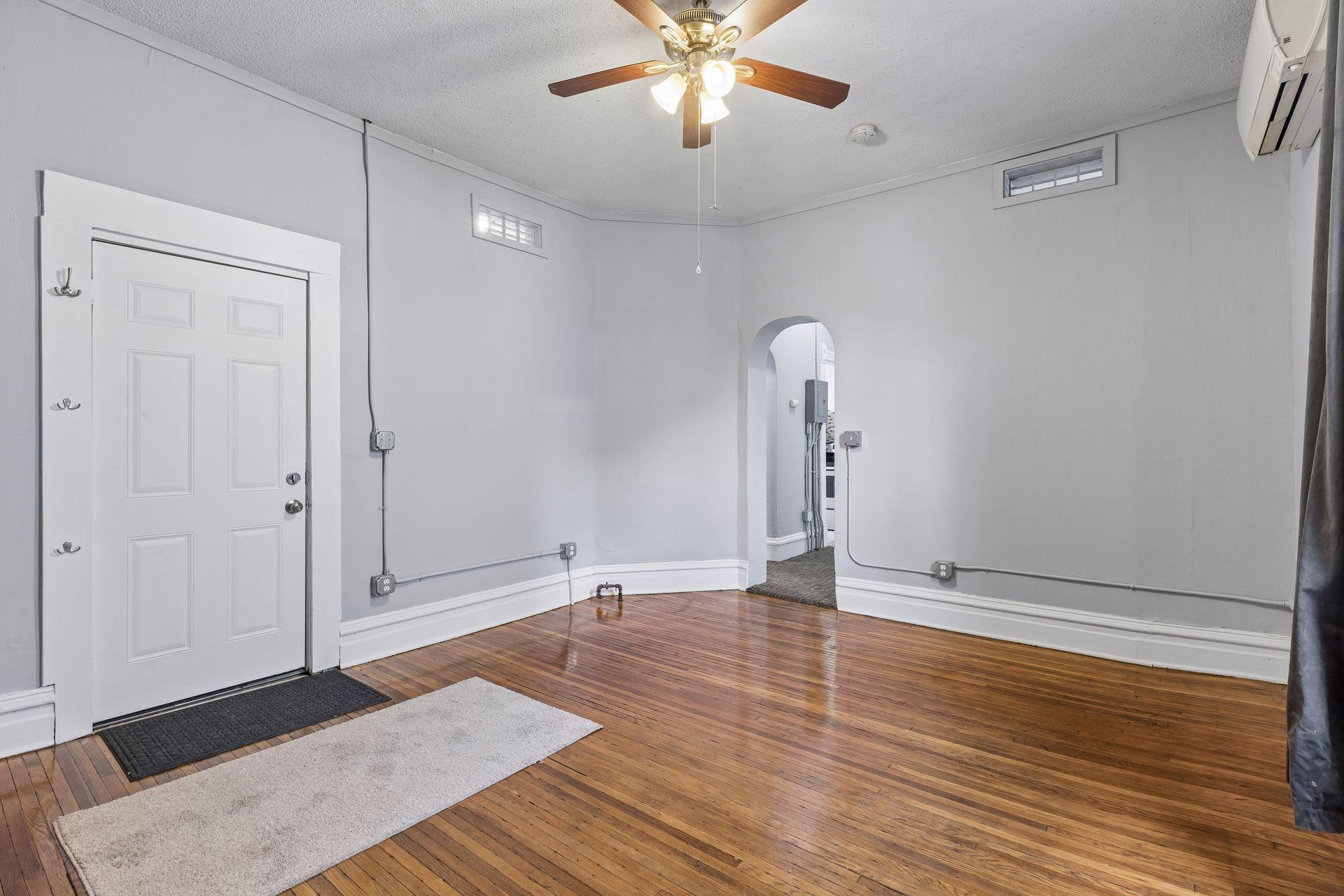 1926 15th Avenue South - Spacecrafting - 0008.jpg