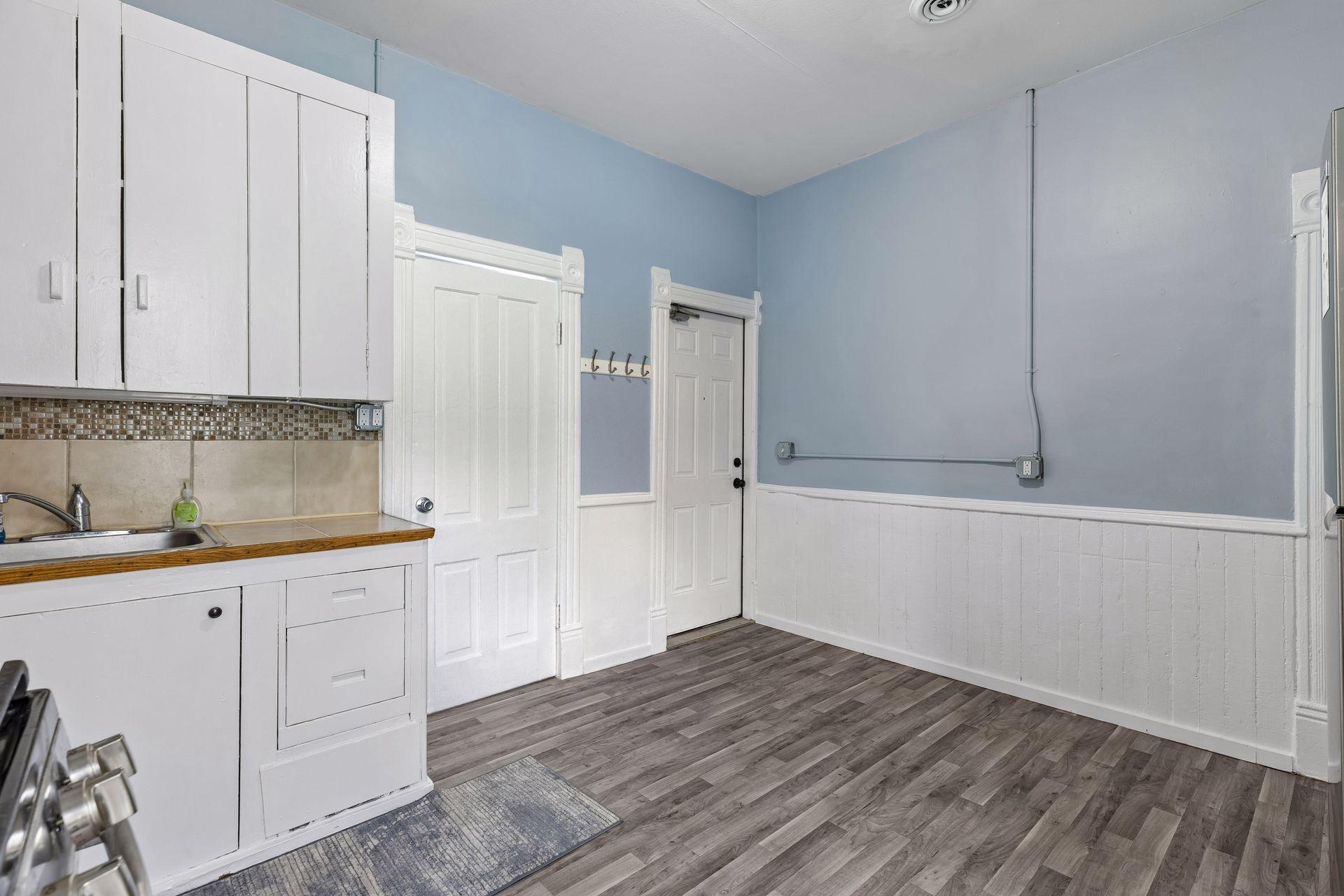 1926 15th Avenue South - Spacecrafting - 0026.jpg