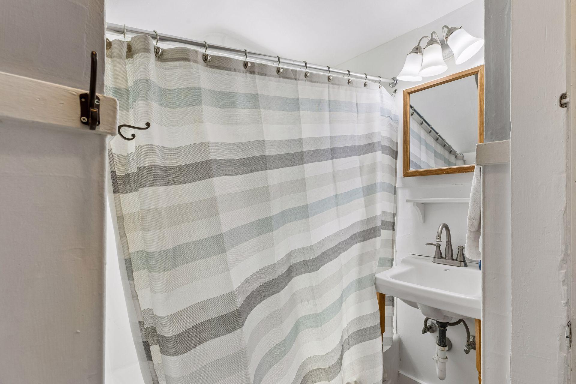 1926 15th Avenue South - Spacecrafting - 0022.jpg