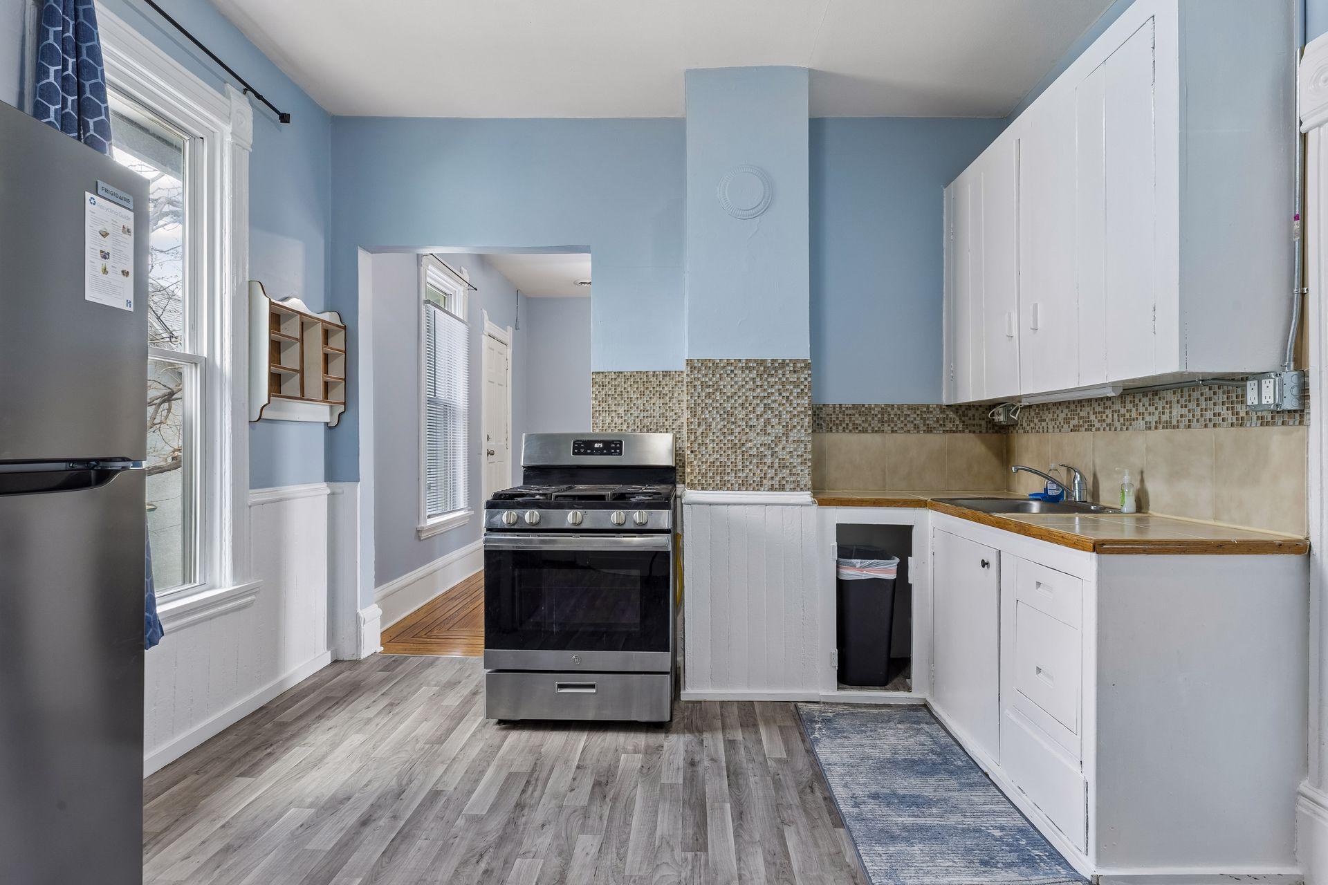 1926 15th Avenue South - Spacecrafting - 0024.jpg