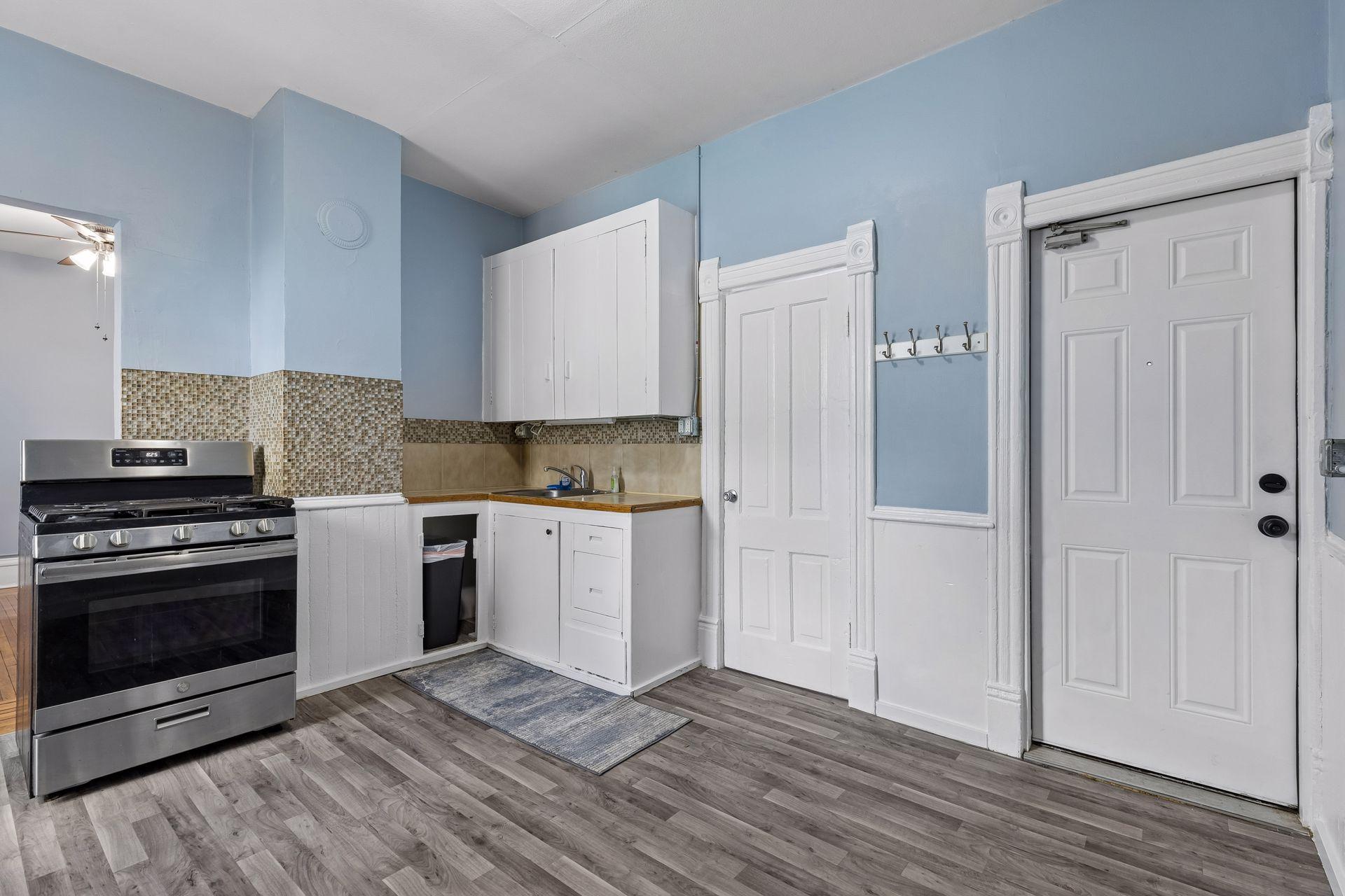 1926 15th Avenue South - Spacecrafting - 0025.jpg