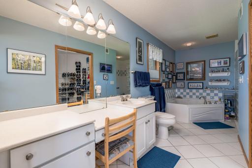 6106 Shamrock Drive, Madison Lake, MN 56063