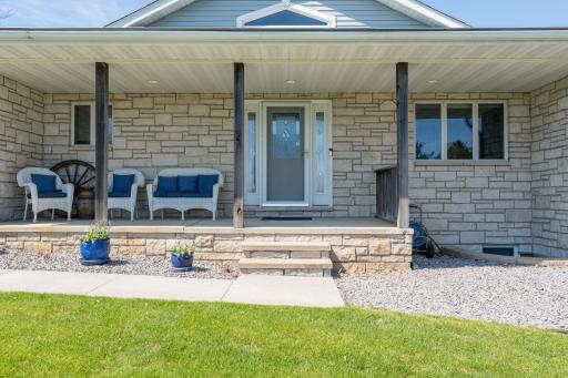 6106 Shamrock Drive, Madison Lake, MN 56063