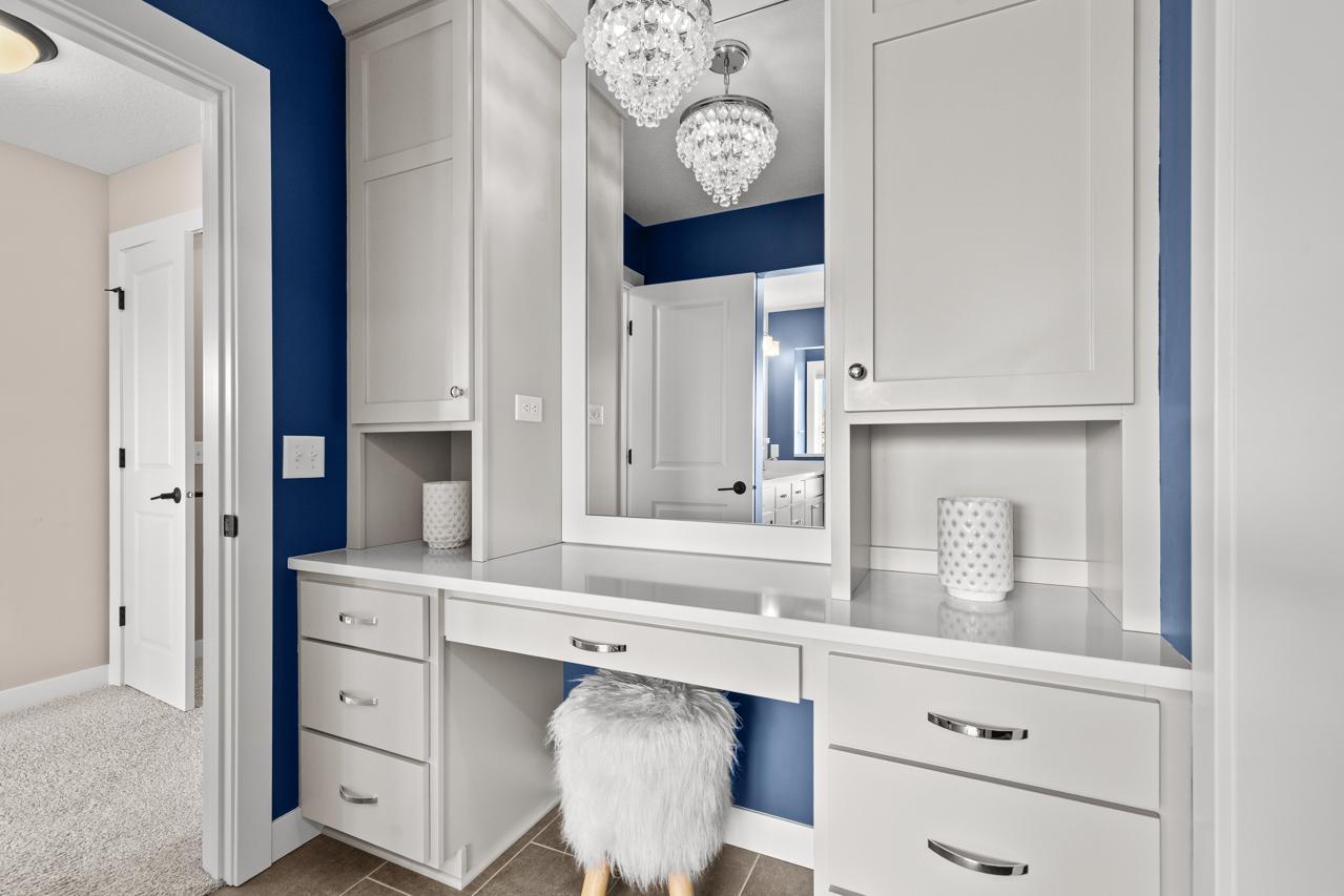 Bonus vanity great for getting ready in the morning.