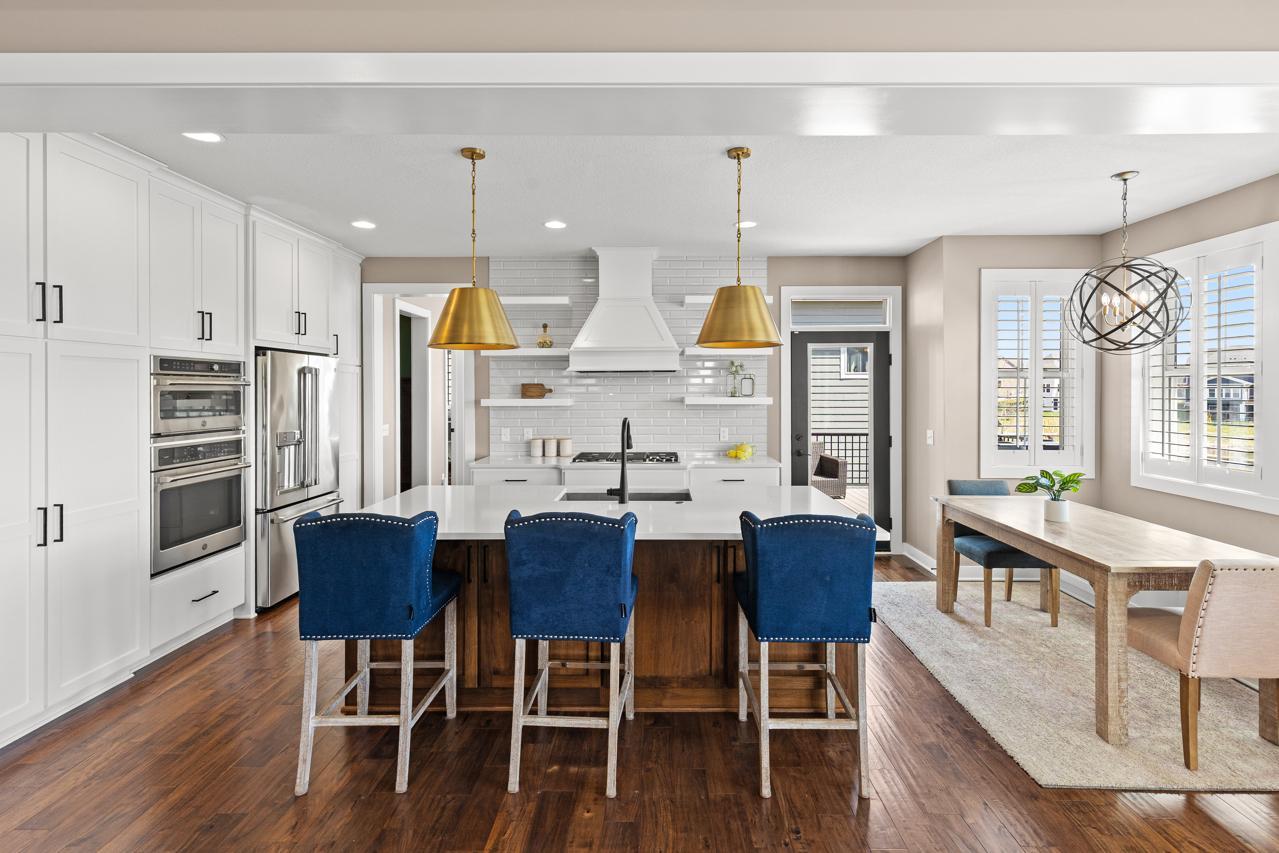 Large center island.