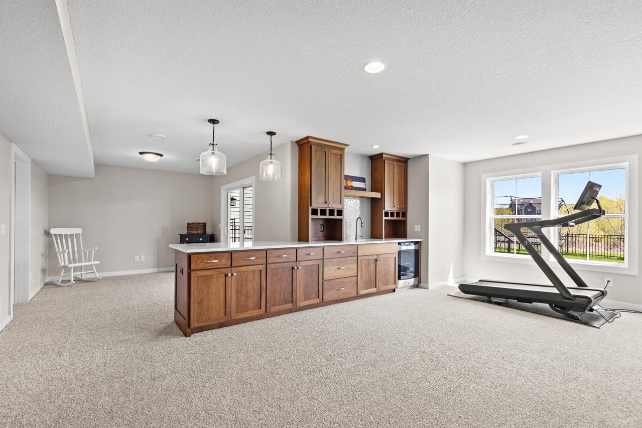 Wet bar with built in fridge.