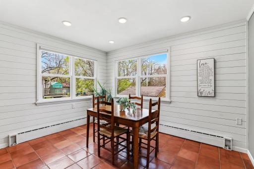 If you want an area of the kitchen to eat your everyday meals this will work perfectly.