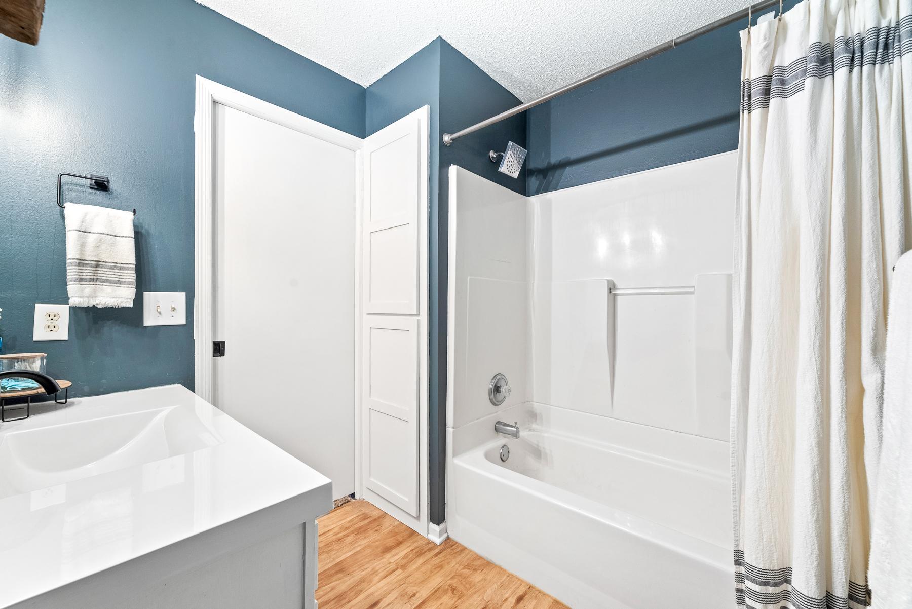 Full Bath - Upper Level