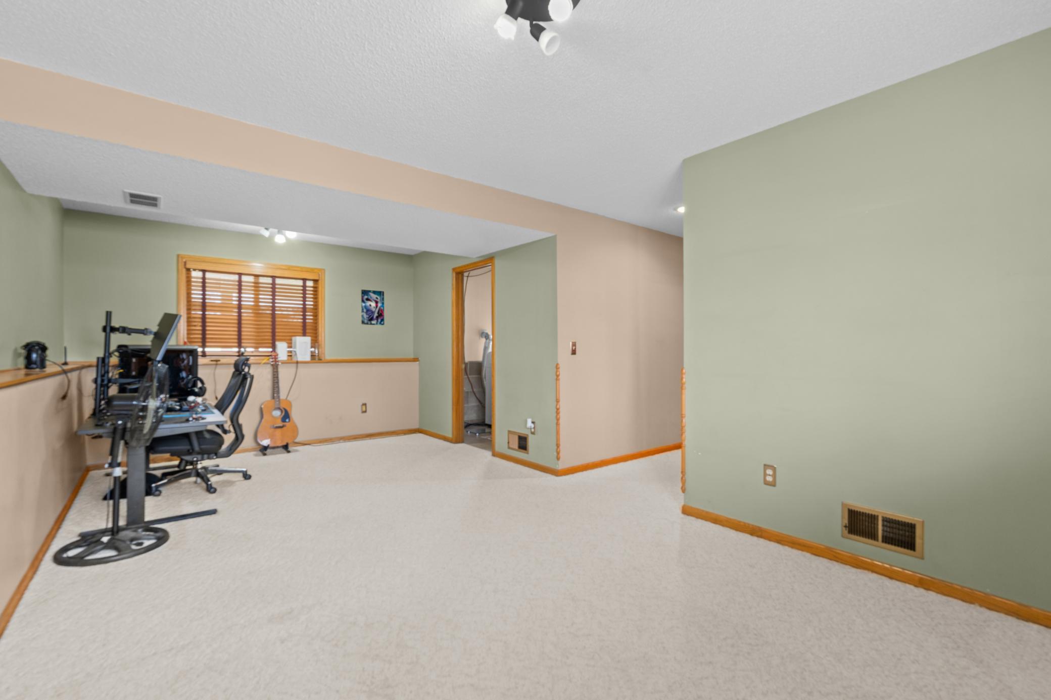 6709 110th Ave-18.jpg