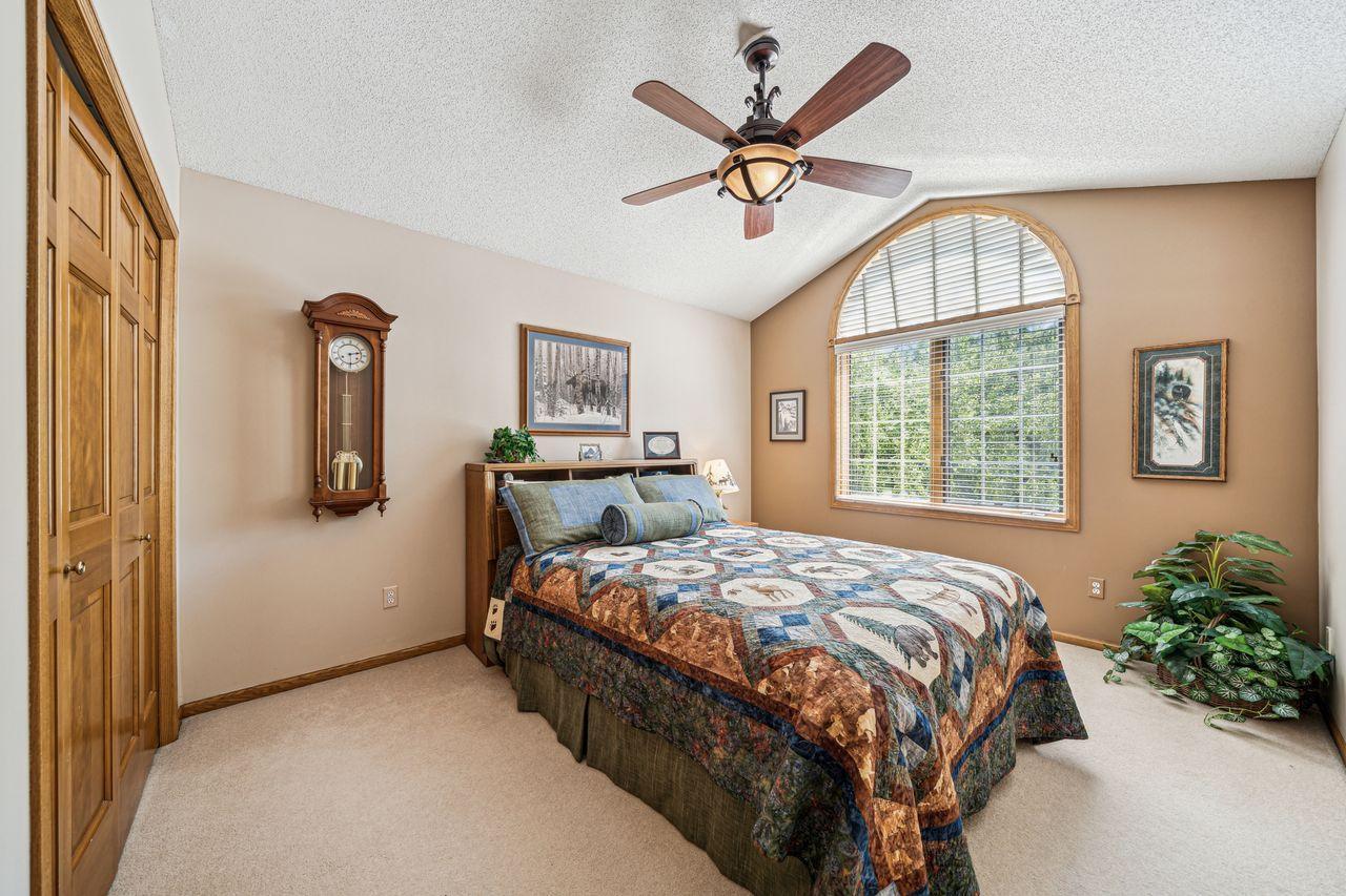 Second upper level bedroom